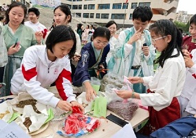 人大附中朝陽學校第二屆優秀傳統文化節游園會暨漢服節盛大啟幕